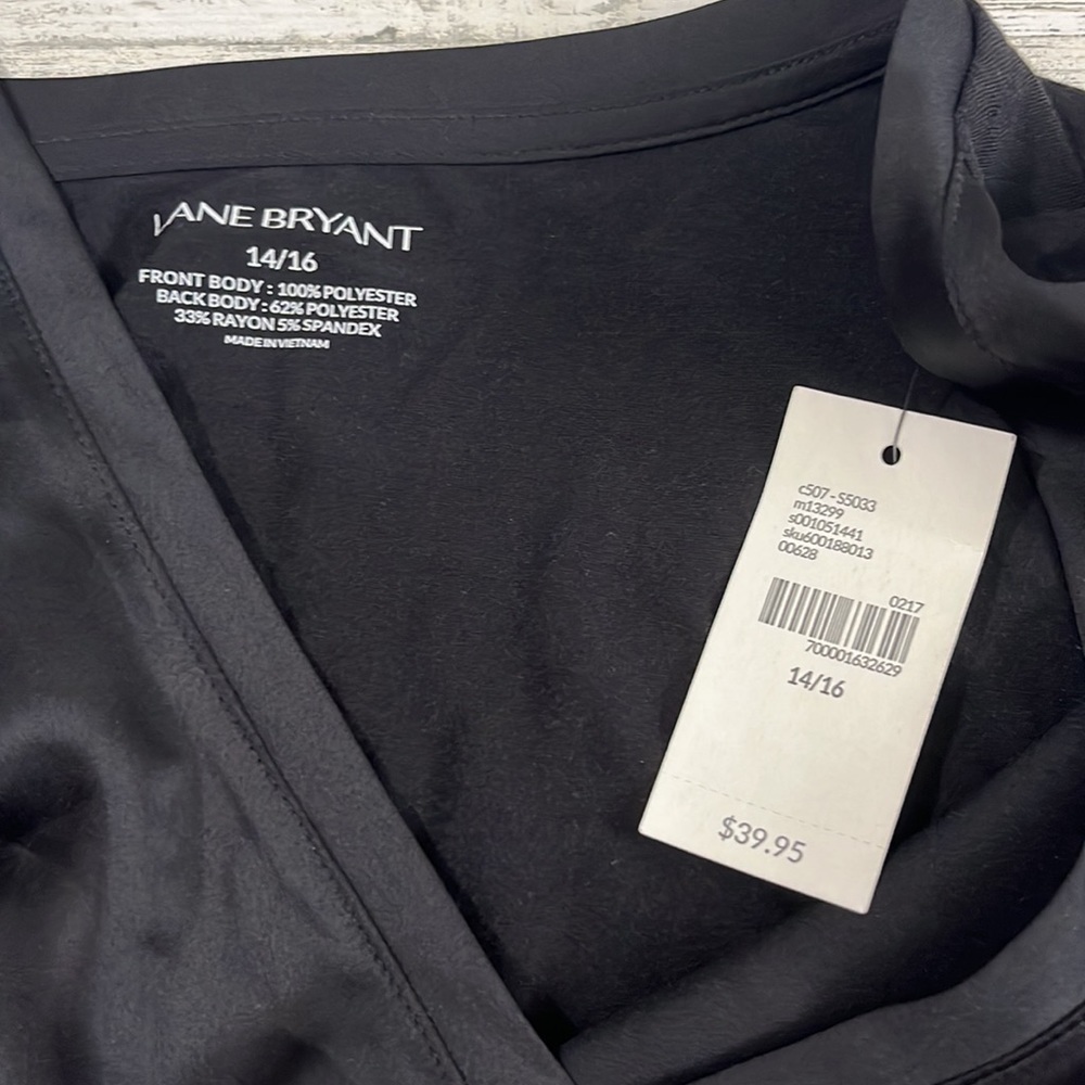 Lane Bryant Blouse Size 14/16.   NWT - Picture 2 of 5